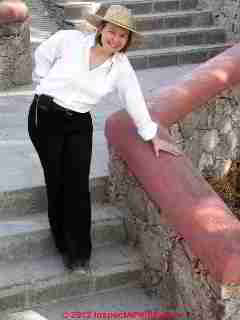 Bad handrail cannot grasp (C) Daniel Friedman