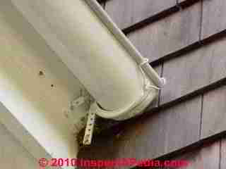 Half round gutter hanger (C) Daniel Friedman
