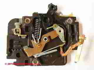 FPE Stab-Lok&reg; breaker internals (C) D Friedman D Carrier