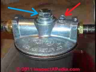 Oil canister air bleed screw (C) D Friedman & E.S. 