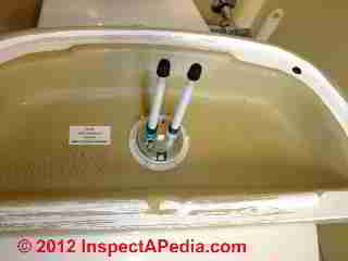 Top flush flush valve toilet Glacie Bay (C) Daniel Friedman