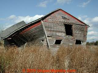 Collapsing barn roof, Amenia New York © Daniel Friedman at InspectApedia.com