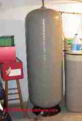 WellMate hydropneumatic water storage and pressure tank (C) Daniel Friedman