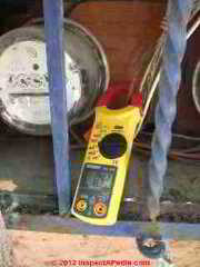 using the Digisnap DSA-500 snap-around digitial multimeter from A.W. Sperry Instruments (C) Daniel Friedman