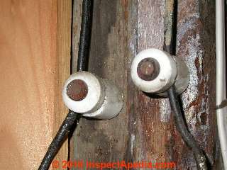 Great looking knob and tube electrical wiring in an old home (C) Daniel Friedman