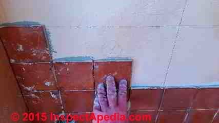 Install ceramic tile on a wall - procedure (C) Daniel Friedman