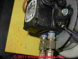 Two line heating oil fuel unit hookup © D Friedman at InspectApedia.com 