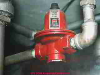 Water feeder valve for a hot water boiler
