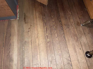 Heart pine floor (C) InspectApedia.com Kelly
