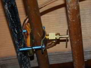 Saddle valve, adapted from Wikipedia 2018/01/11 original source: https://en.wikipedia.org/wiki/Saddle_valve#/media/File:Saddle_valve.jpg