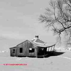 Snow finally collapsed this house in Dutchess County NY © Daniel Friedman at InspectApedia.com
